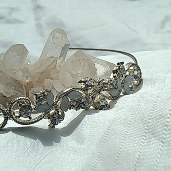 Wedding Tiara Beautiful Head Dress New - Picture 6 of 8